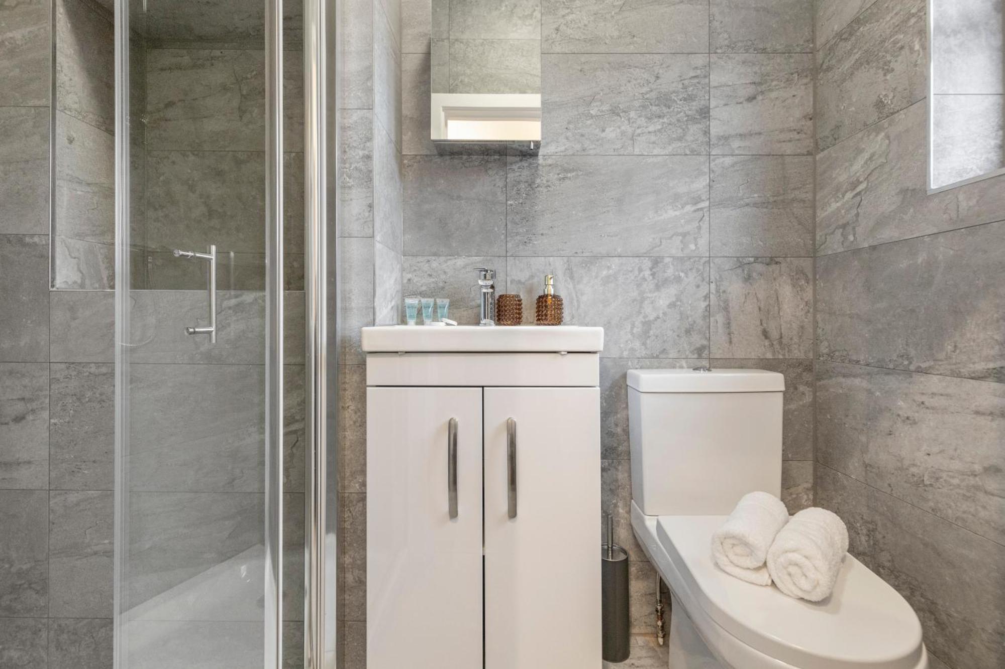 Beautiful-Cosy-King Sized Bed Flat 3 Min Walk To Tube Station Apartment London Luaran gambar