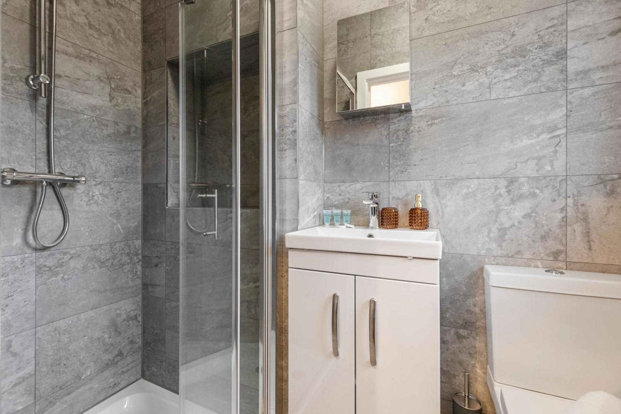 Beautiful-Cosy-King Sized Bed Flat 3 Min Walk To Tube Station Apartment London Luaran gambar